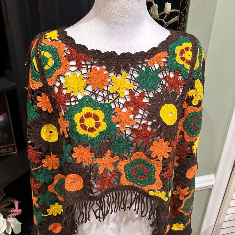 House of Harlow 1960 NWT Crochet Floral Fringe Poncho – One Size - Picture 2 of 10